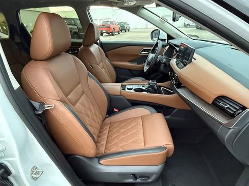 New 2026 Nissan Rogue Platinum w/ Platinum Premium Package image 15