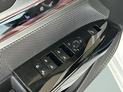 New 2026 BMW 740i RWD image 12