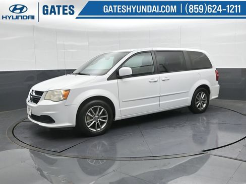 Used 2016 Dodge Grand Caravan SE image 7