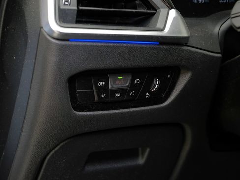 Used 2022 BMW M4 xDrive Competition w/ Parking Assistance Package AWD/4WD image 39