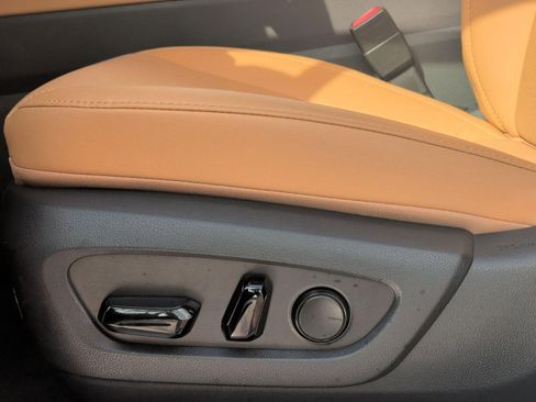 Used 2025 Lexus NX 250 FWD w/ Accessory Package (Z1) image 10