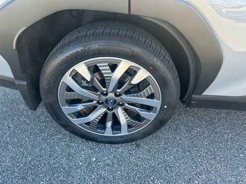 Used 2025 Subaru Forester Touring image 5