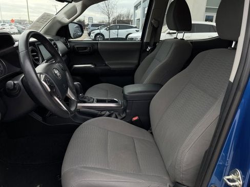 Used 2017 Toyota Tacoma SR5 image 13