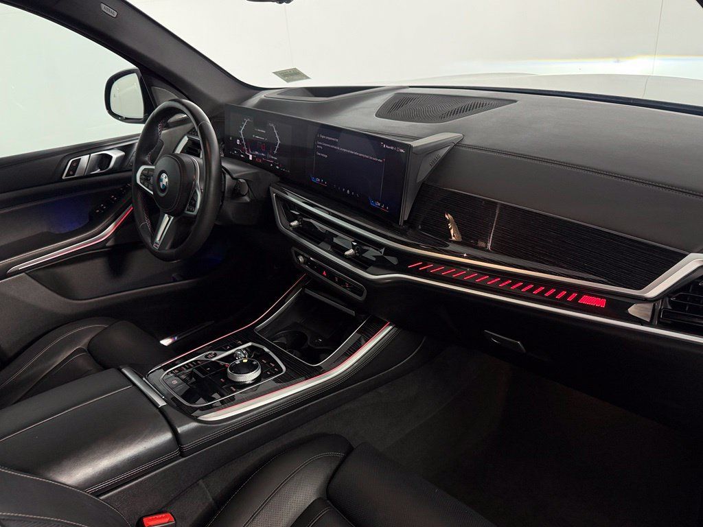 Used 2025 BMW X5 M60i AWD/4WD image 32