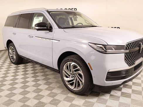 New 2025 Lincoln Navigator Reserve image 1