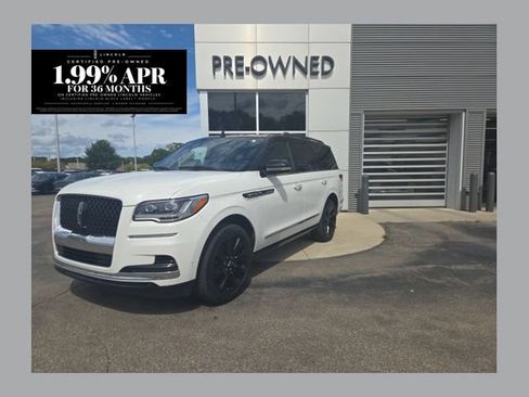Certified 2024 Lincoln Navigator Black Label AWD/4WD image 1