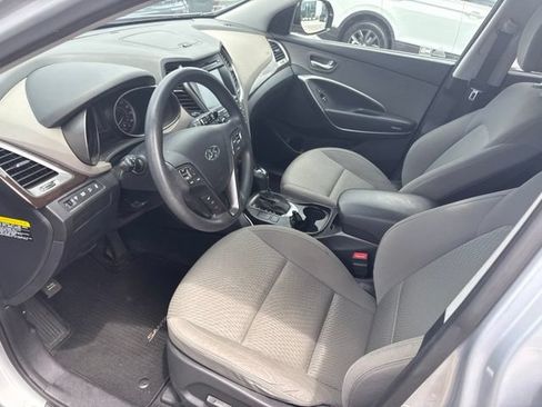 Used 2018 Hyundai Santa Fe SE FWD image 7