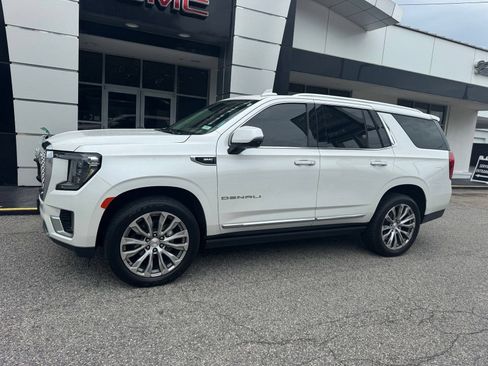 Used 2022 GMC Yukon Denali w/ Denali Premium Package AWD/4WD image 2
