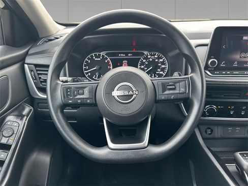 Used 2024 Nissan Rogue S image 13
