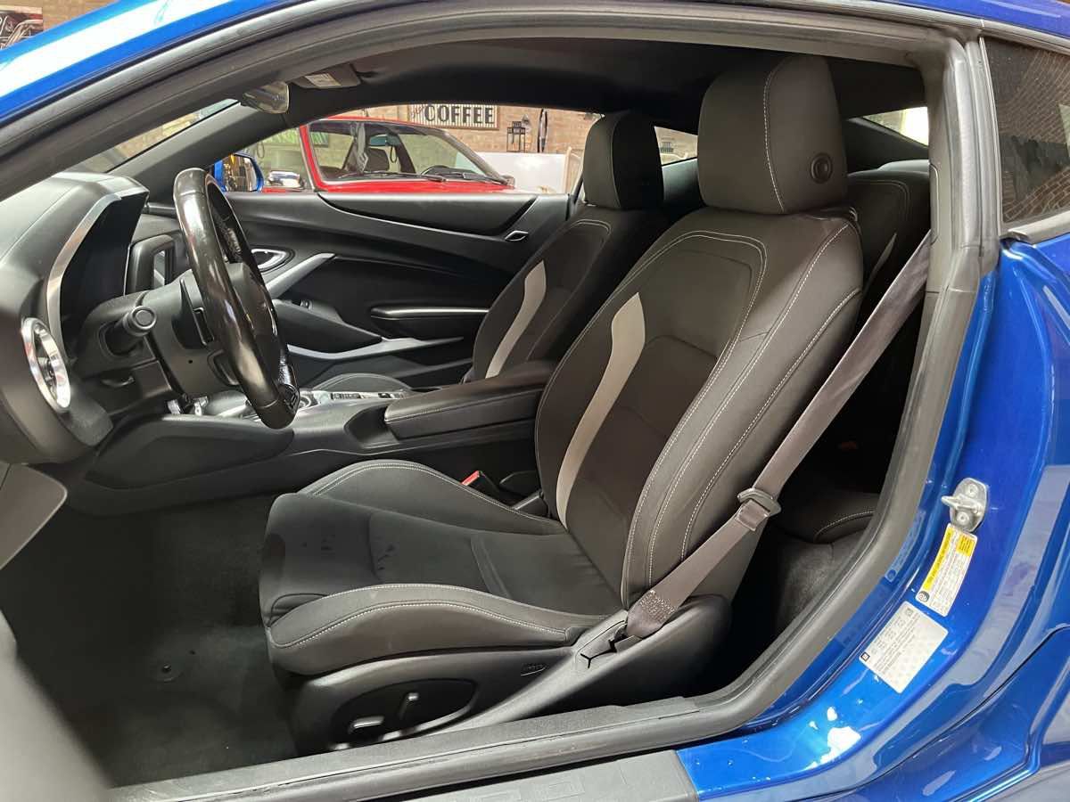 Used 2016 Chevrolet Camaro LT RWD image 19
