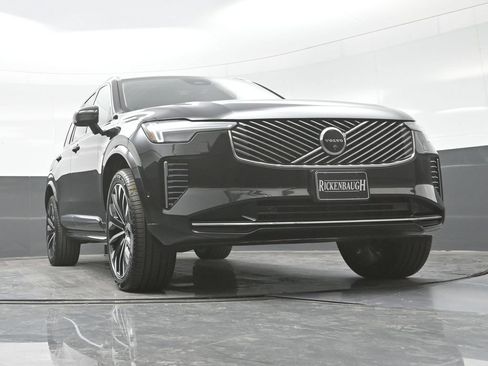 Used 2025 Volvo XC90 B5 Ultra AWD/4WD image 22