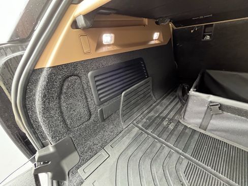 Used 2023 Land Rover Range Rover SE image 35