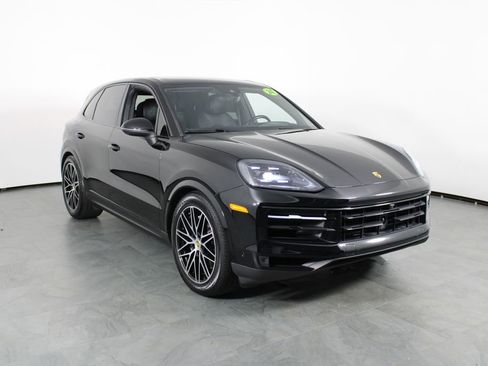 Used 2024 Porsche Cayenne AWD/4WD image 12