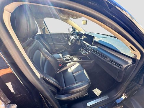 Used 2023 Lincoln Corsair AWD image 31
