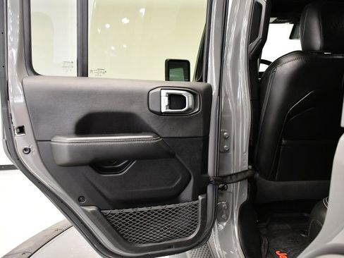 Used 2021 Jeep Wrangler Unlimited Sahara image 34