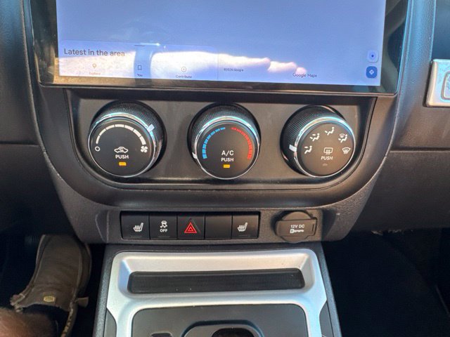 Used 2017 Jeep Compass High Altitude AWD/4WD image 19