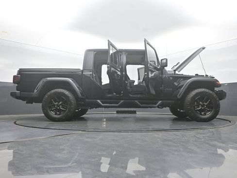 Used 2022 Jeep Gladiator Sport AWD/4WD image 59
