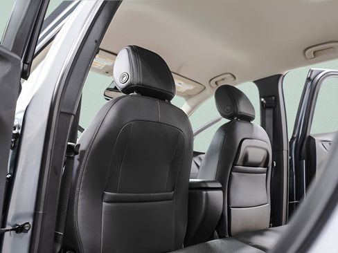 Used 2021 Buick Encore GX Essence FWD image 30