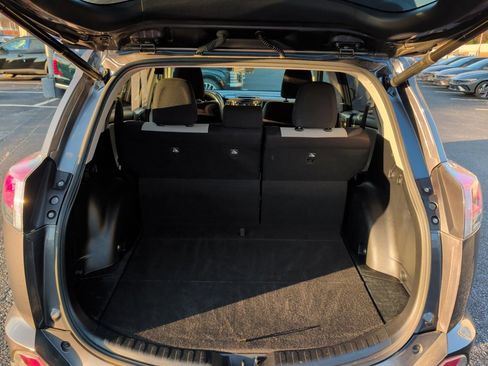 Used 2018 Toyota RAV4 XLE image 17