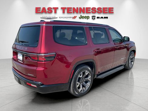 Used 2024 Jeep Wagoneer Series III AWD/4WD image 3