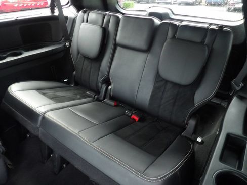 Used 2017 Dodge Grand Caravan SXT w/ Blacktop Package FWD image 22