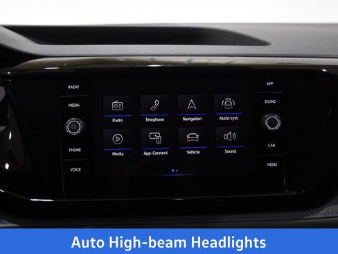 New 2024 Volkswagen Taos SE image 13