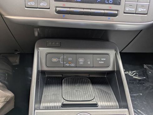 Used 2024 Hyundai Kona Limited AWD/4WD image 28
