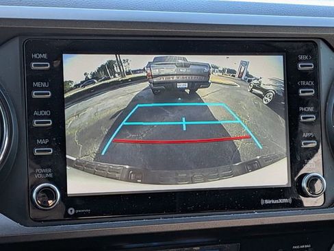 Used 2022 Toyota Tacoma TRD Off-Road image 19