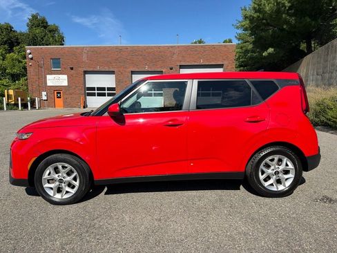 Certified 2021 Kia Soul S FWD image 3