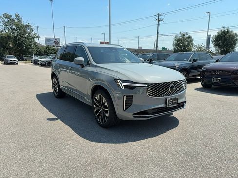 Certified 2025 Volvo XC90 T8 Plus w/ Protection Package Premier image 8