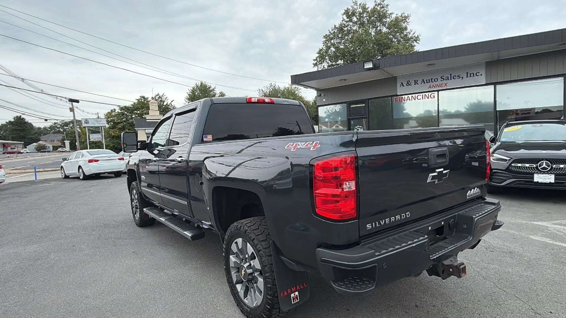 Used 2017 Chevrolet Silverado 2500 High Country w/ Snow Plow Prep Package AWD/4WD image 5