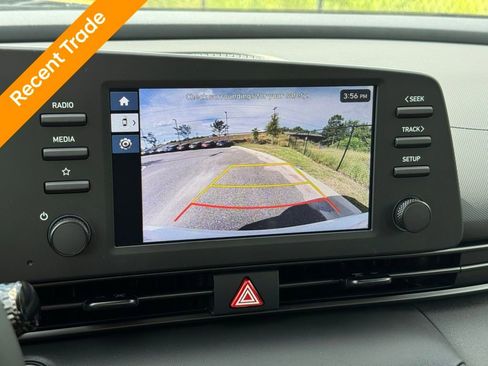 Used 2025 Hyundai Elantra Sport image 3