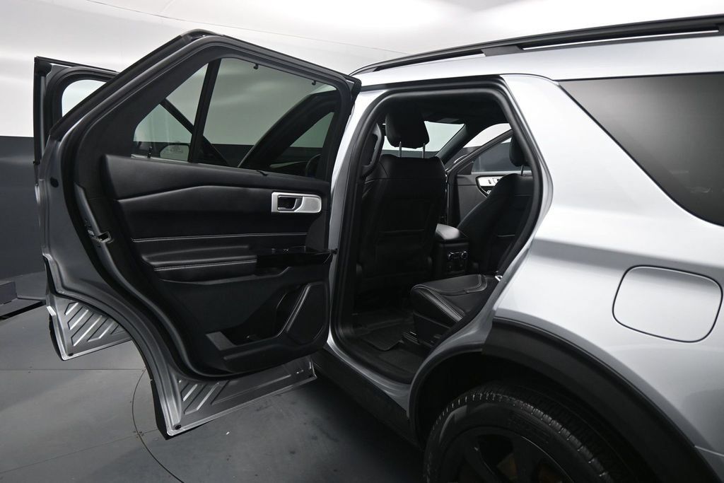 Used 2023 Ford Explorer ST w/ Equipment Group 401A AWD/4WD image 19