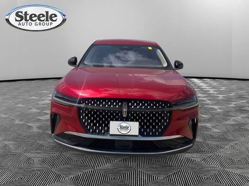 Used 2025 Lincoln Nautilus Premier AWD/4WD image 8