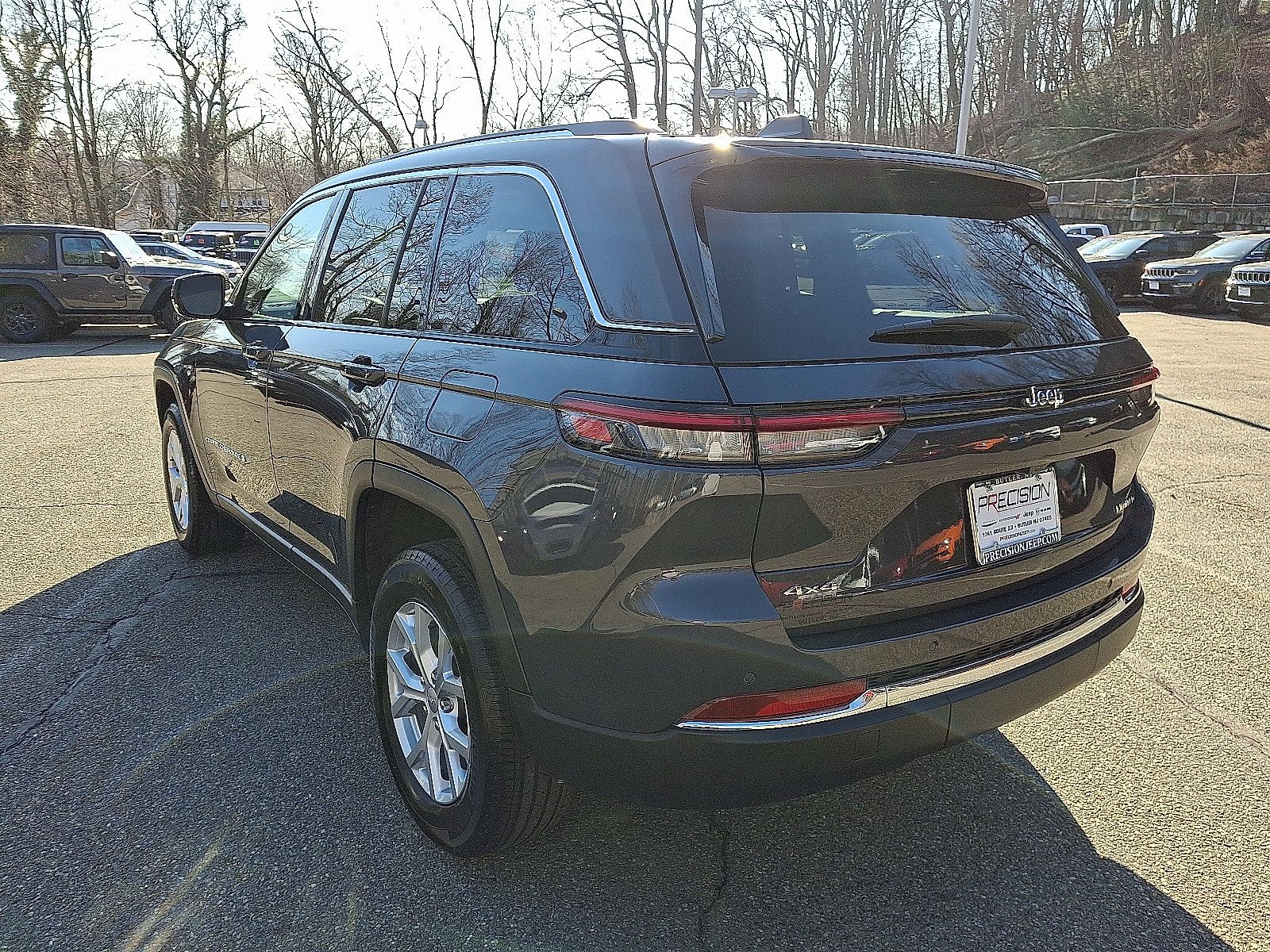Certified 2023 Jeep Grand Cherokee Limited AWD/4WD image 5