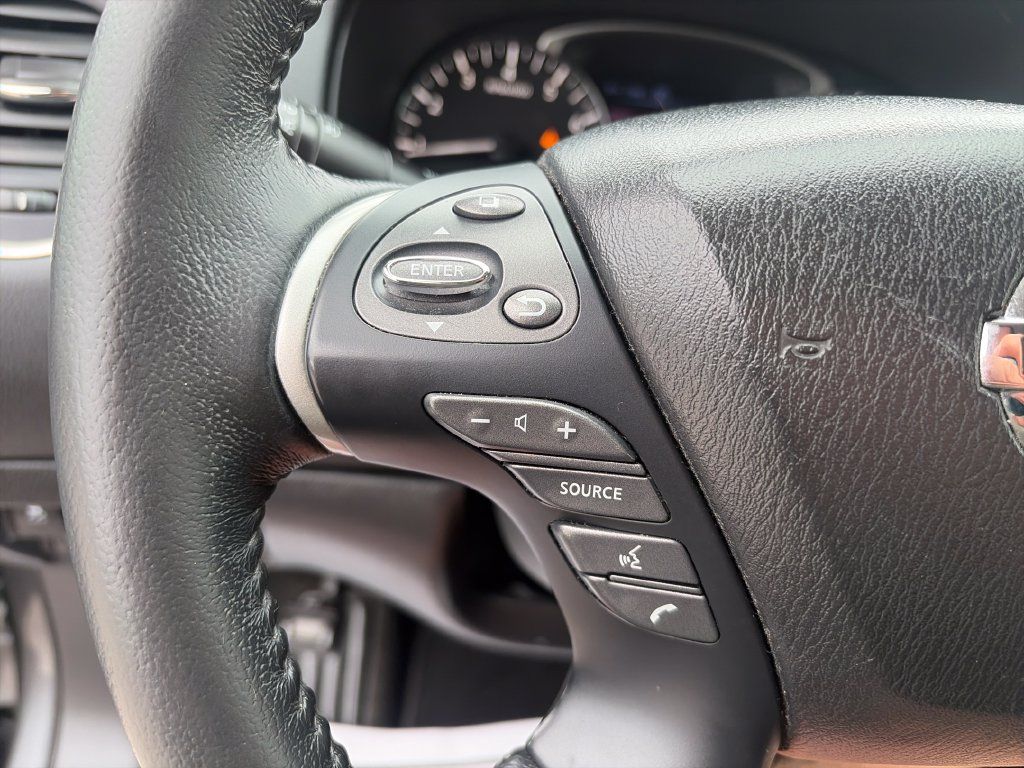 Used 2020 Nissan Pathfinder SV AWD/4WD image 31