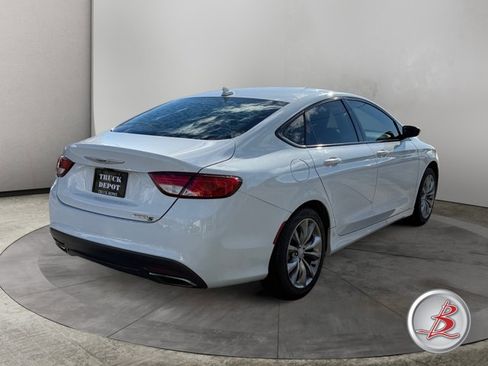 Used 2016 Chrysler 200 S image 4