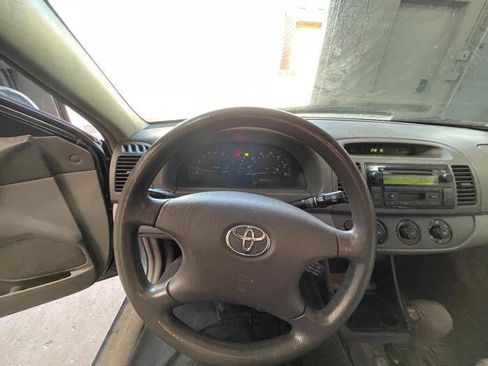 Used 2004 Toyota Camry LE image 32