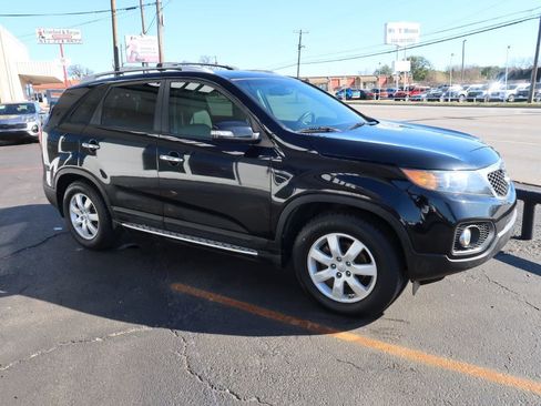 Used 2013 Kia Sorento LX w/ Convenience Pkg image 2
