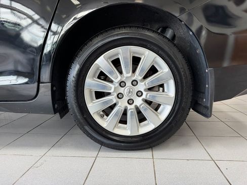 Used 2014 Toyota Sienna XLE w/ Entertainment Package image 64