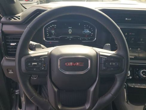 Used 2025 GMC Sierra 1500 AT4 w/ Technology Package AWD/4WD image 10