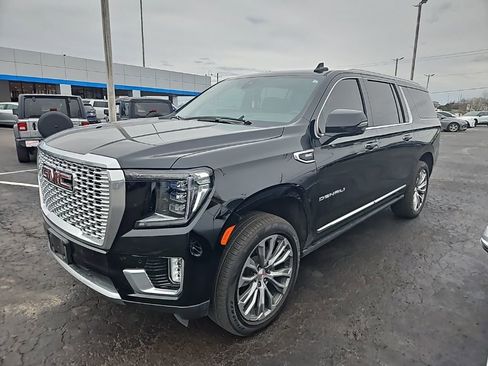 Used 2021 GMC Yukon XL Denali w/ Denali Ultimate Package image 1