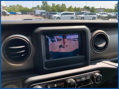 Used 2021 Jeep Gladiator Sport AWD/4WD image 17