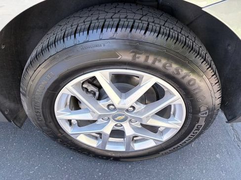 Used 2023 Chevrolet Equinox LT FWD image 23
