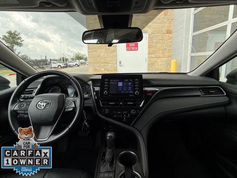 Used 2022 Toyota Camry SE FWD image 24