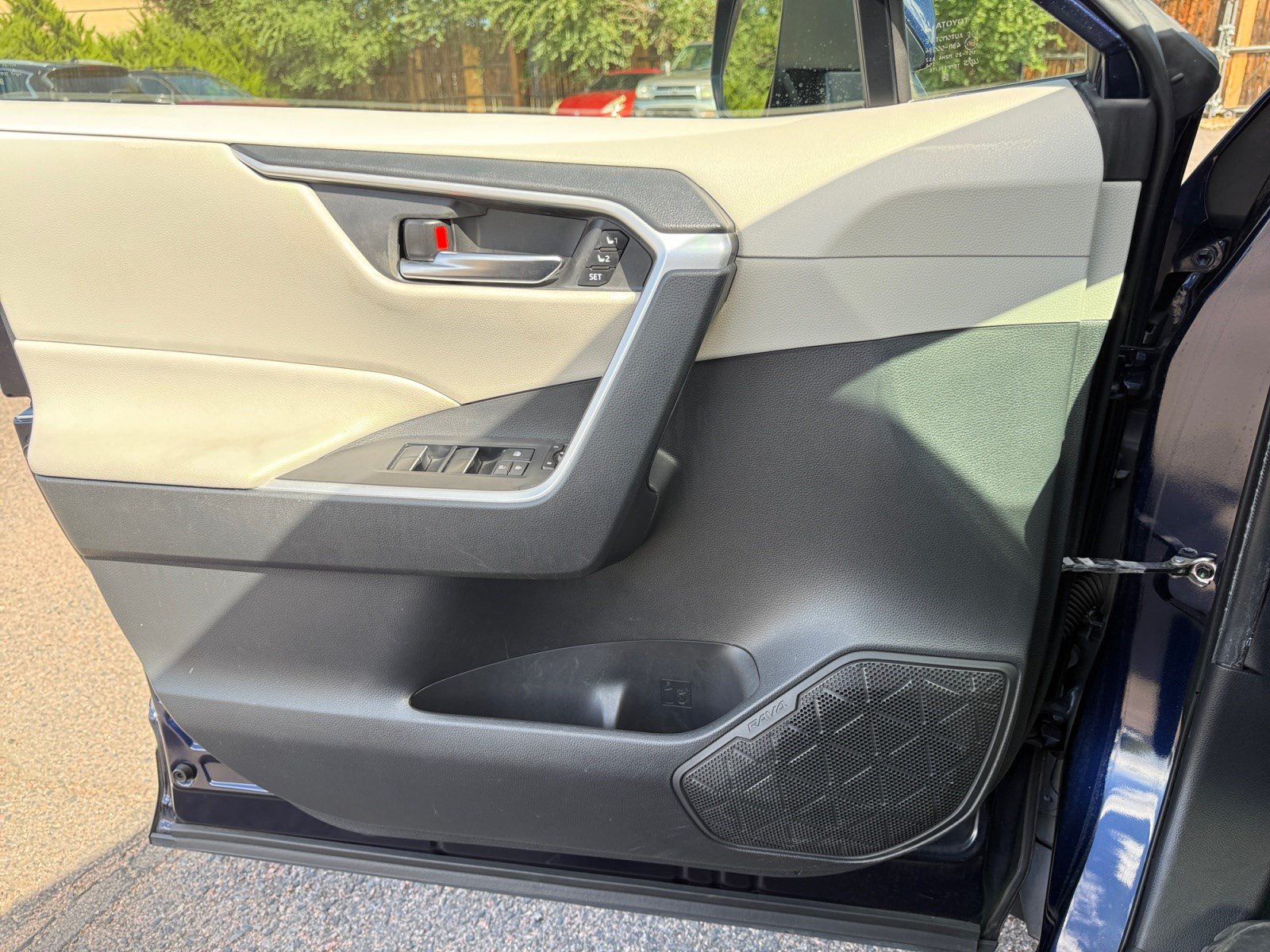 Used 2019 Toyota RAV4 XLE Premium w/ Cold Weather Package AWD/4WD image 13