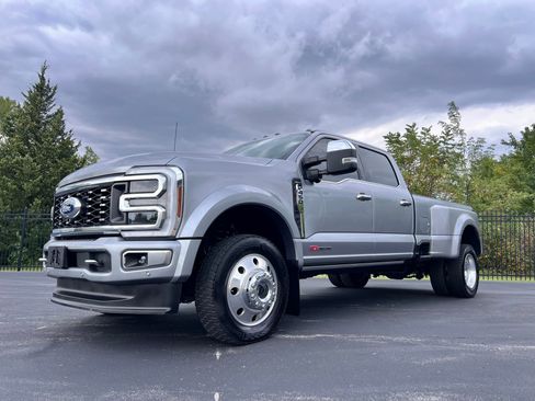 Used 2024 Ford F450 Limited w/ FX4 Off-Road Package image 25