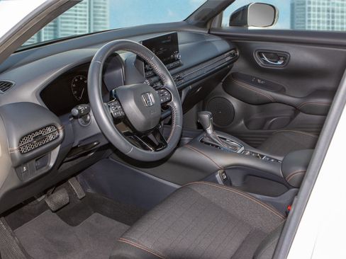 Certified 2023 Honda HR-V Sport image 9