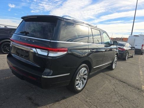 Used 2024 Lincoln Navigator Premiere image 7