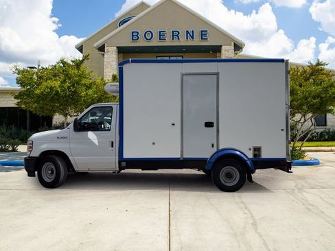 Used 2023 Ford E-350 and Econoline 350 Super Duty w/ Power Windows & Locks Group RWD image 2